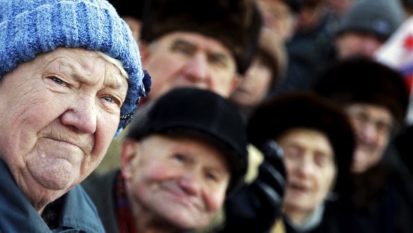Рост пенсий на уровне в 1 тысячу рублей в год заложат в закон