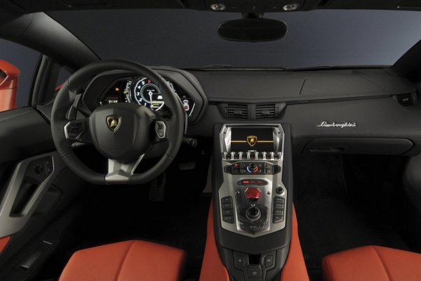 Lamborghini опубликовала тизер самой экстремальной версии Aventador SVJ