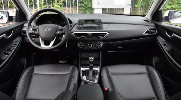К продажам готовится новый универсал Hyundai Celesta размером LADA Vesta SW