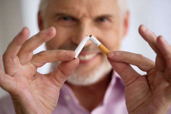 Онколог раскрыл секрет быстрого избавления от никотиновой зависимости