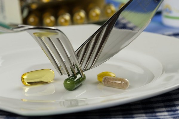 Эксперты: Сотни диетических добавок содержат запрещенные вещества